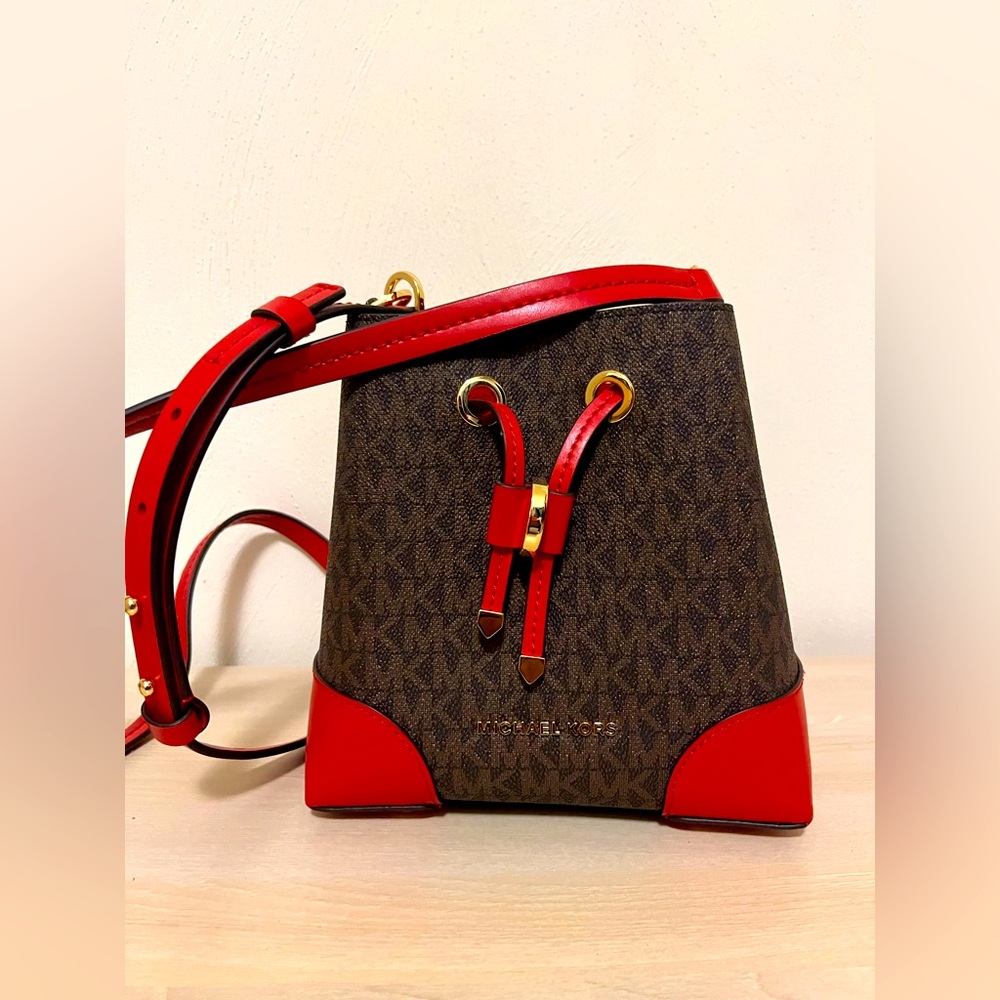 Michael Kors crossbody purse. Never used